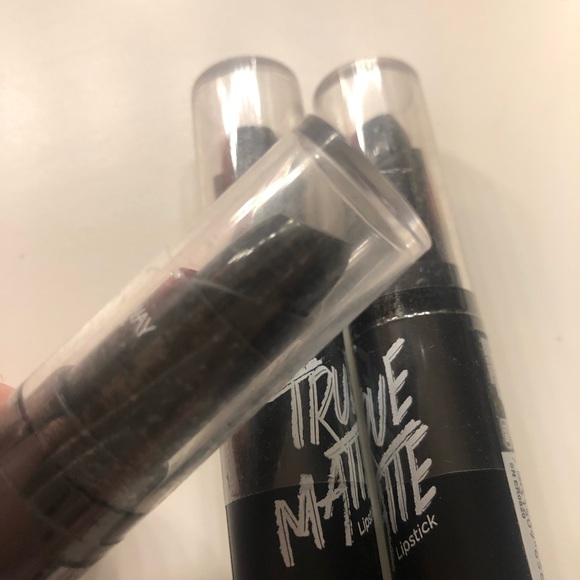 Bundle of blackest black lipsticks - Picture 2 of 3